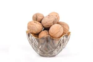 گردو تویسرکان با پوست