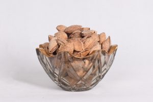 بادام منقا خام