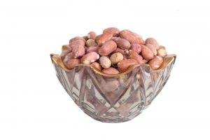 خرید بادام زمینی آستانه درشت